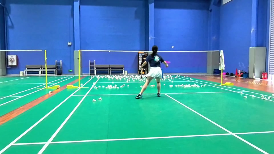 赛后接受采 赛后接受采