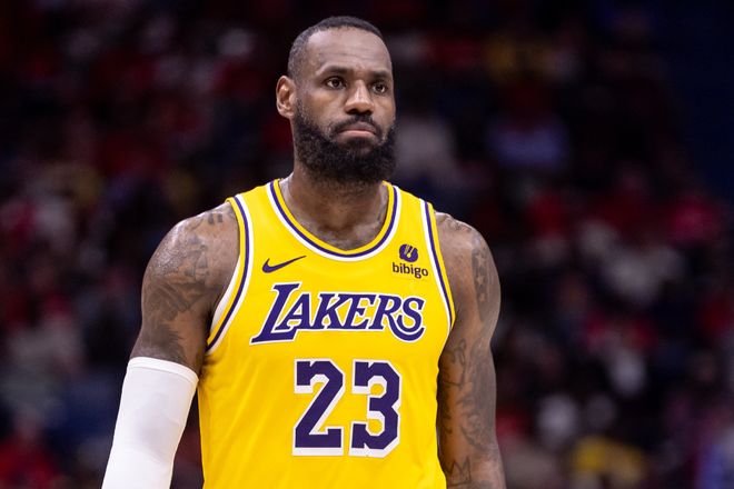 手因此受到 手因此受到